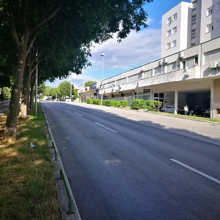 Doris,self Check In * 斯普利特