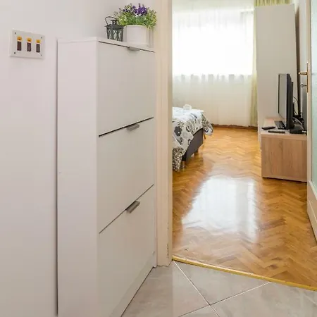 Apartament Doris,self Check In
